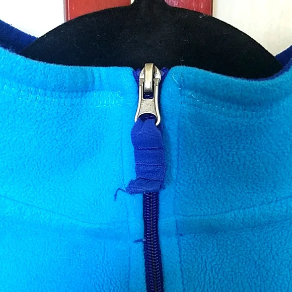 Champion Light blue quarter-zip fleece pullover sweatshirt. Kid's size L. - Picture 4 of 4